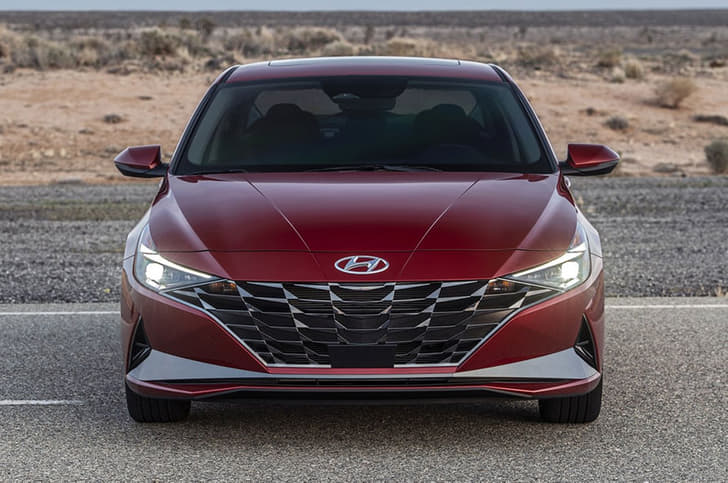2021 Hyundai Elantra image gallery