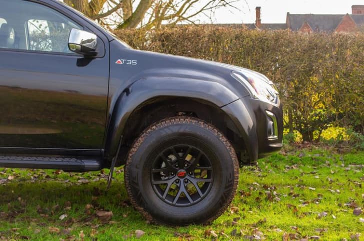 Isuzu D-Max Arctic Trucks AT35 image gallery