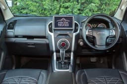 Isuzu D-Max V-Cross Dashboard Isuzu D-Max V-Cross Dashboard