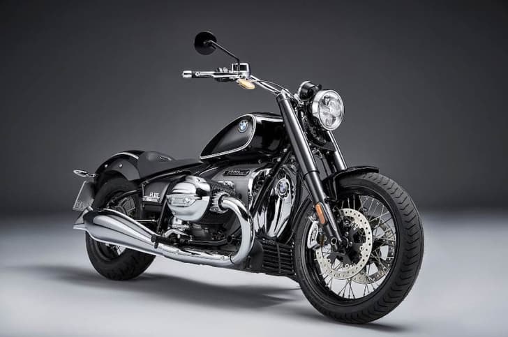 BMW R18.