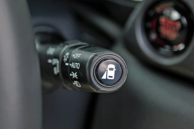 Closed Fuel Lid Image - 2332