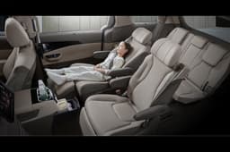 Kia Carnival Front Row Seats