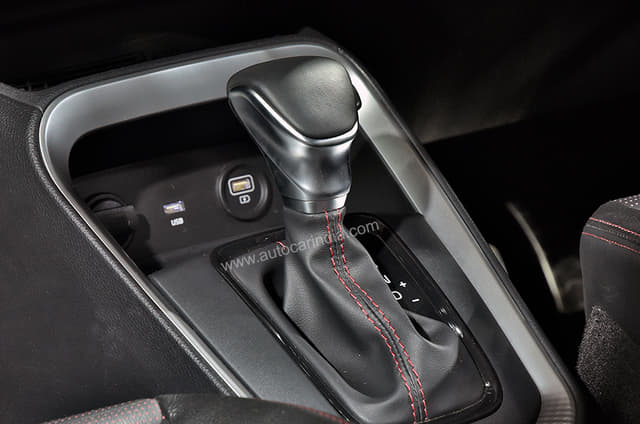 12V Power Outlets Image - 14214