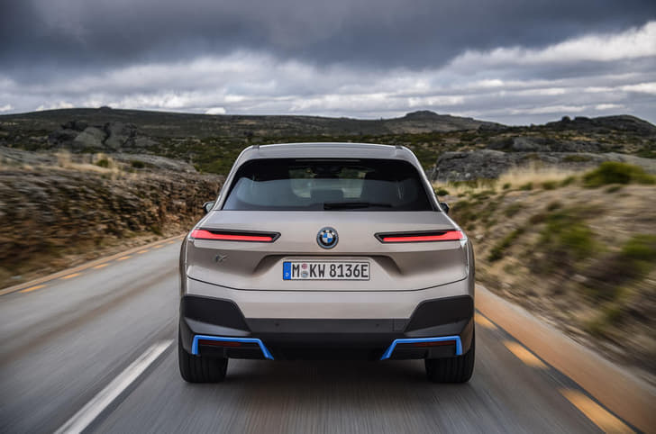 The iX will be powered by dual electric motors and has a range of over 600km on a single charge.