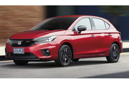 Styling up front is the same as on the City sedan. Blacked out elements and aggressive bumpers unique to the RS trim.