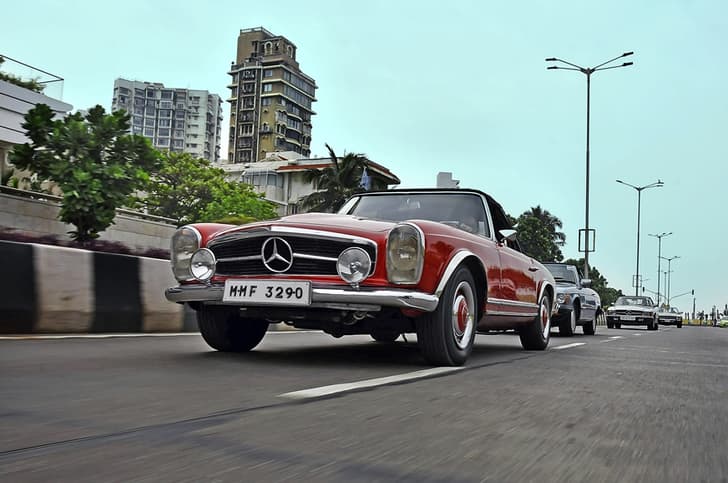 Sharoukh Engineer’s 250 SL Pagoda leads a pack of other SLs at the rally.