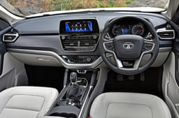 Dashboard design and layout will be familiar to those who have spent any time in the Harrier. 