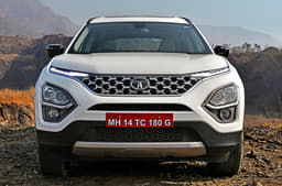 Its front end design is very similar to that of the smaller Harrier.