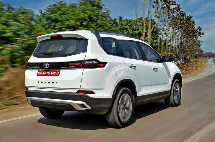 Disc brakes are now offered at the front and rear to ensure braking performance doesn't suffer due to the higher kerb weight. 