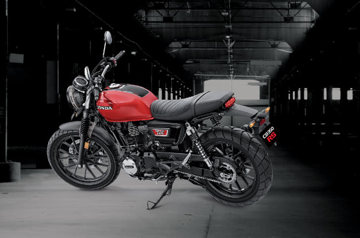 It uses a 100/90-19 section tyre at the front and a wide 150/70-17 tyre at the rear.