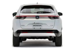 LED light bars extend from the taillamps and converge on the Honda logo on the tailgate. 