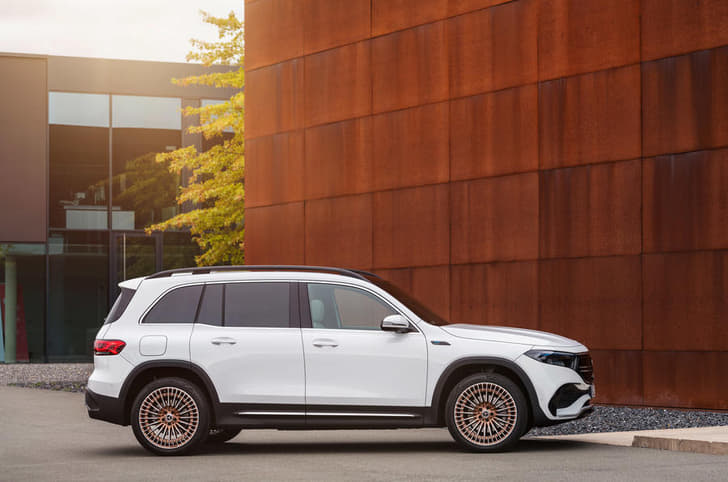 2021 Mercedes-Benz EQB SUV image gallery
