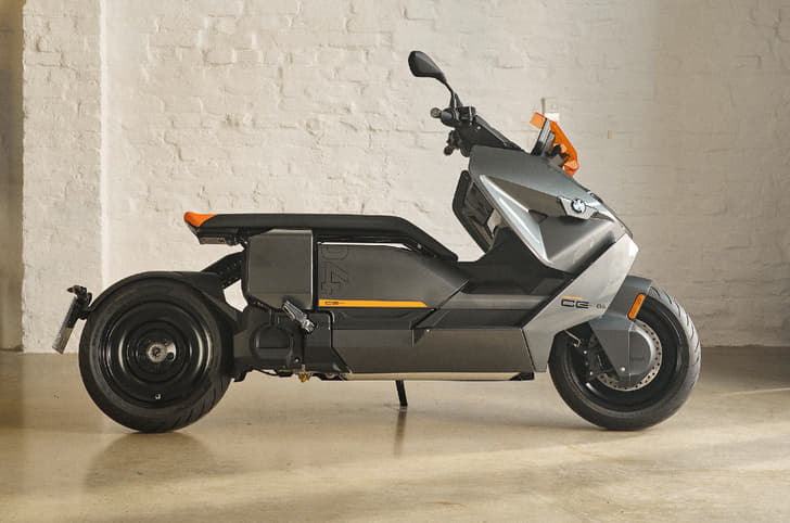 The CE 04 has three riding modes ECO, Rain and Road.