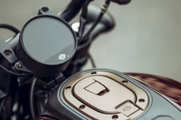 The Sportster S features a round 4.0-inch-diameter TFT screen with Bluetooth connectivity.