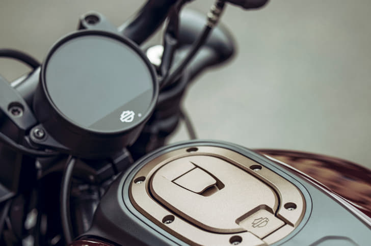 The Sportster S features a round 4.0-inch-diameter TFT screen with Bluetooth connectivity.