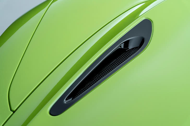 2021 McLaren 765LT Spider Image Gallery