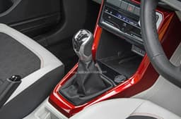 6-speed manual gearbox is smooth and features short throws.