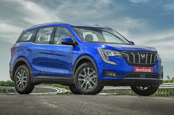 XUV700 gets LED headlights with massive C-shaped LED Daytime Running Lamps (DRLs) that extend into the bumper.