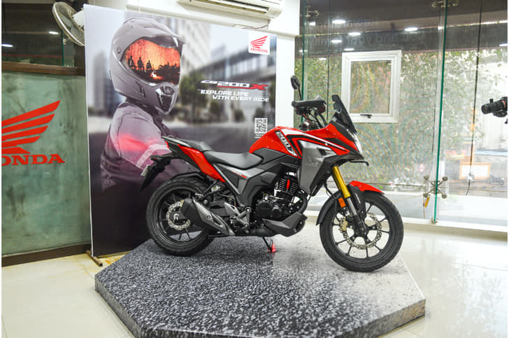 The changes at the front of the bike make it look more substantial and give the CB200X a good deal of road presence.