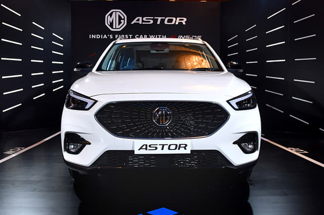 Front View Image - 7720