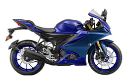 The tail section looks similar to the one on the R15 V3.0.