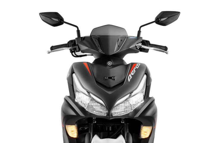 The Aerox 155 uses full-LED headlights.