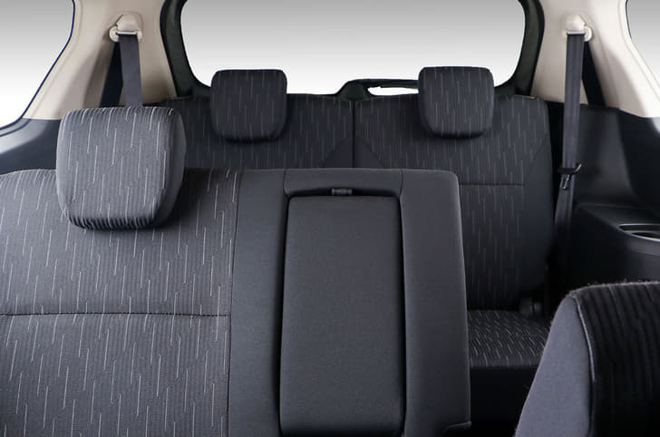 Toyota Rumion Second Row Seats