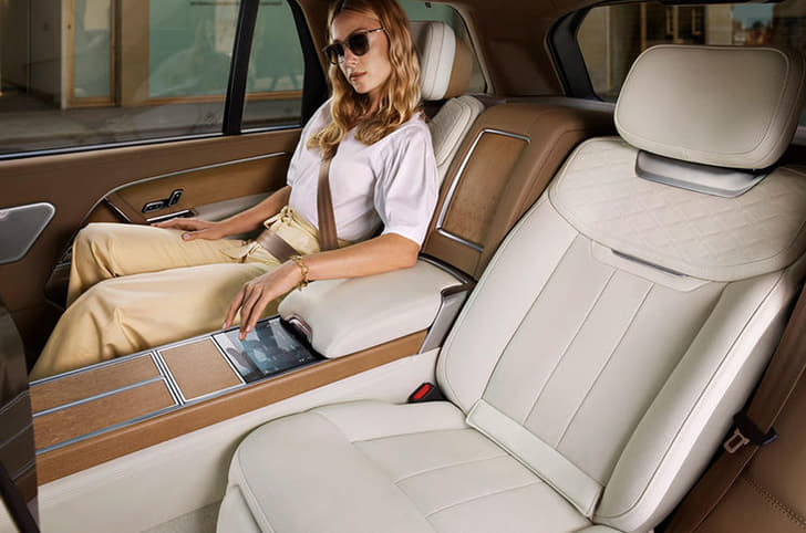 2022 Range Rover image Gallery