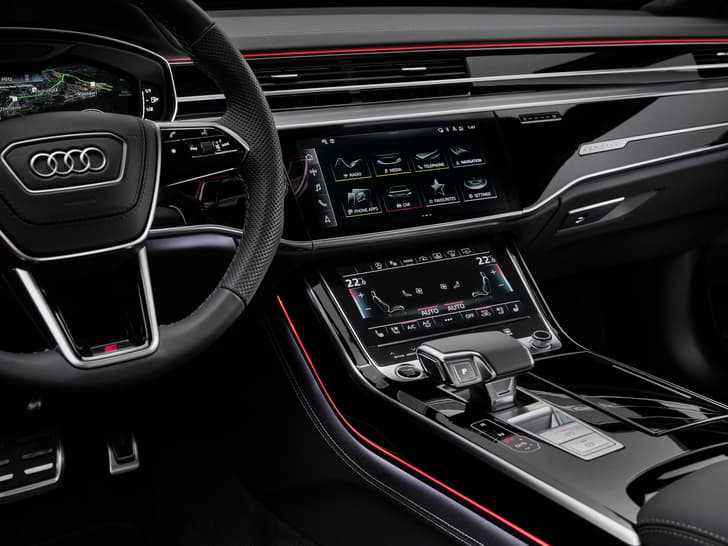 Audi 8L facelift driver's view.