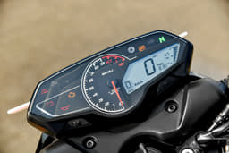 Another inspiration from the old Pulsars is seen in the new analogue-digital instrument cluster.