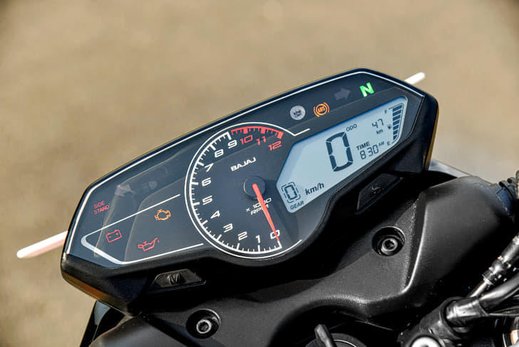 Another inspiration from the old Pulsars is seen in the new analogue-digital instrument cluster.