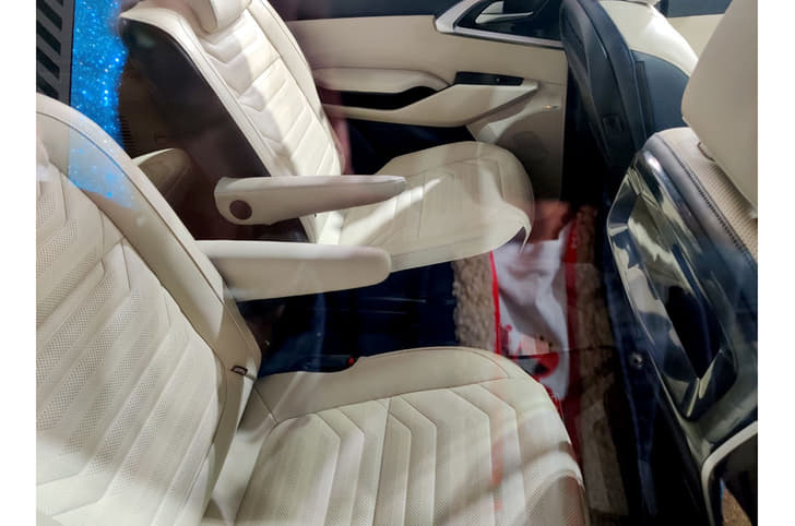 Kia Carens Second Row Seats