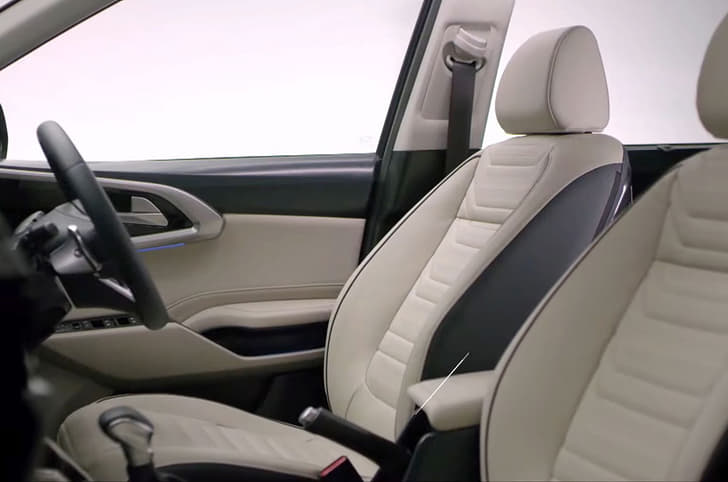 Kia Carens Front Row Seats