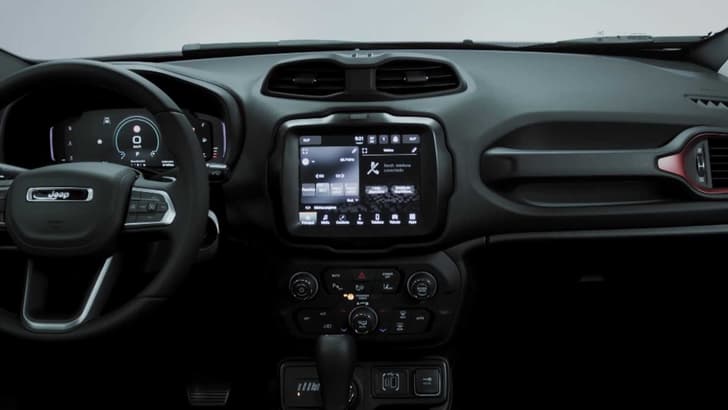 2022 Jeep Renegade facelift dashboard 