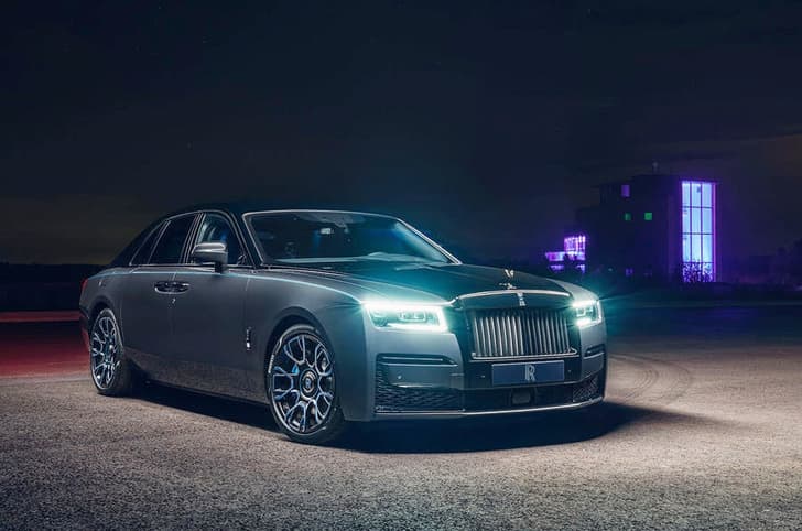 Rolls Royce Ghost Black Badge front quarter 