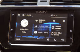 Higher variants of the Tiago CNG get a touchscreen infotainment. 