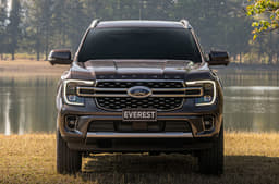 2022 Ford Everest front view.