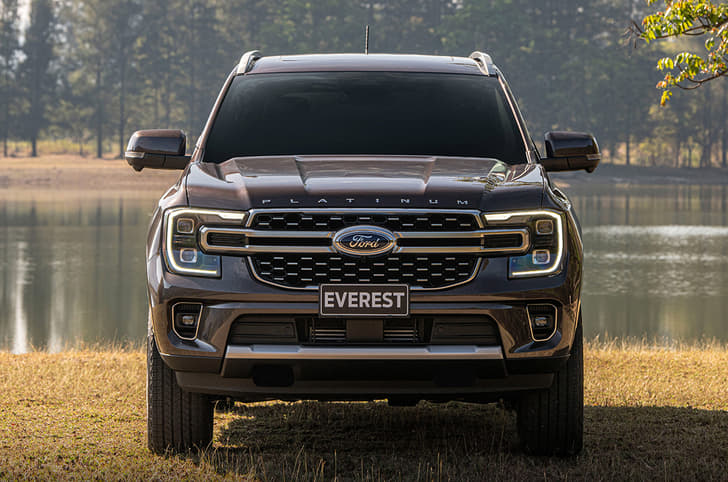 2022 Ford Everest front view.