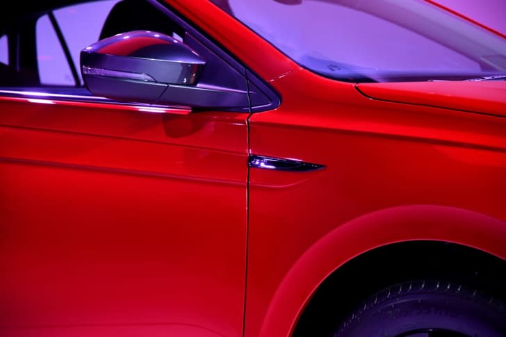 Black rear view mirrors on the 2022 VW Virtus GT Line.