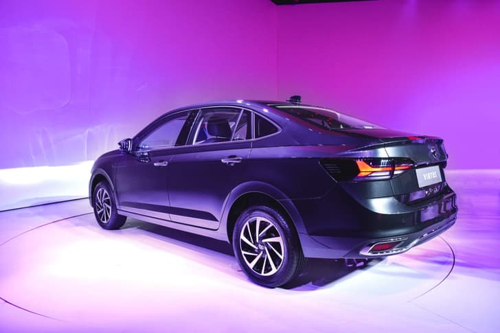 2022 VW Virtus 1.0 TSI Highline AT rear 3/4 view.