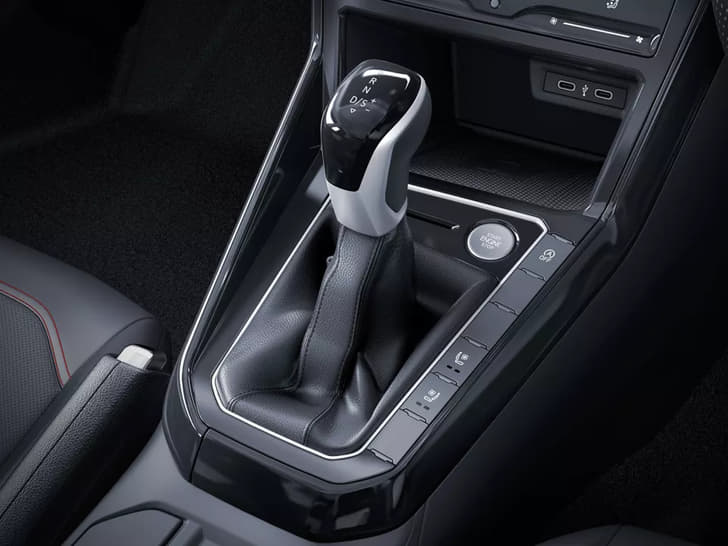 Volkswagen Virtus 12V Power Outlets