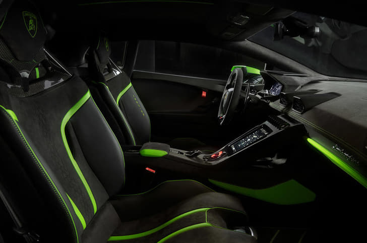 Lamborghini Huracan Tecnica image gallery
