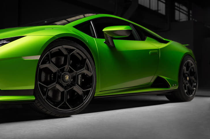 Lamborghini Huracan Tecnica image gallery