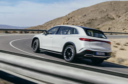 Mercedes Benz Eqs Suv Front Right Three Quarter