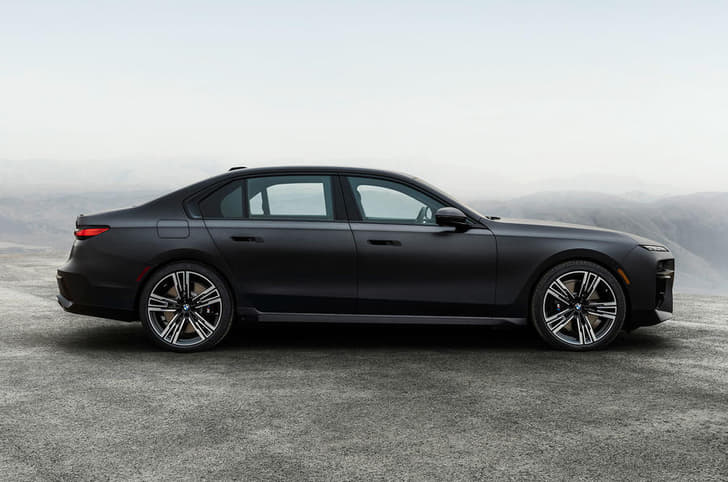 2022 BMW 7-Series image gallery 