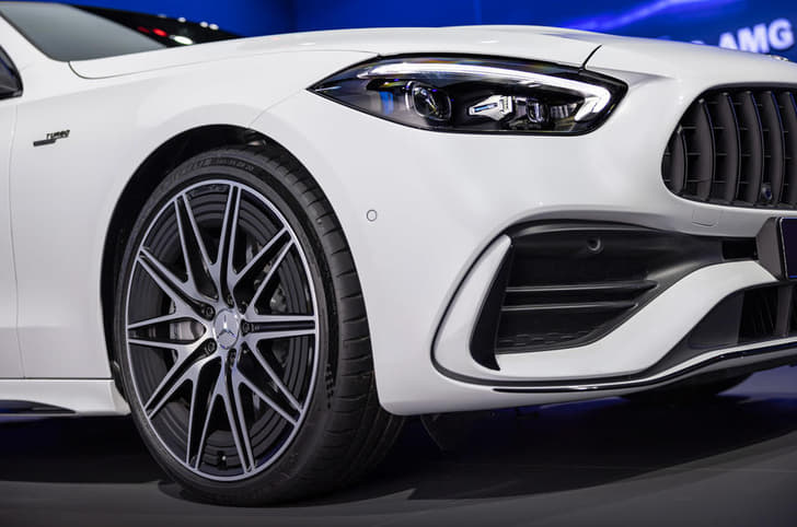 The 2022 Mercedes-Benz C43 AMG gets an adaptive headlight setup with a single LED DRL.