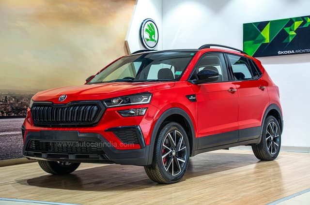 Front Left Three Quarter Image - 10127