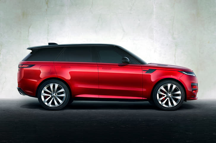 2022 Range Rover Sport side view.