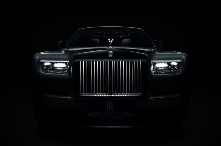 2022 Rolls-Royce Phantom front view