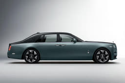 2022 Rolls-Royce Phantom side view.